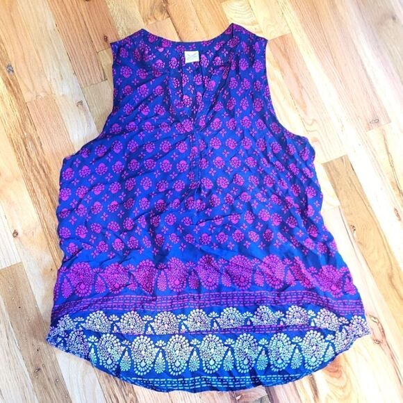 🤸‍♀️3 for 12🤸‍♂️ Hi Low Print Sleeveless Top Y Neck XL - Picture 2 of 5